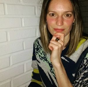 Meet your Posher, Lara